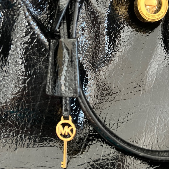 Michael Kors Patent Leather Hamilton large - Picture 11 of 14